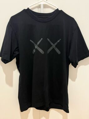 Uniqlo x KAWS Andy Warhol Black Graphic Tee with Double X used